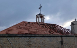 הפגיעה בכנסיית סנט ג'ורג' (צילום: דובר צה"ל)
