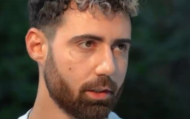 גיא גלבוע דלאל בעדות על האלימות המינית בשבי חמאס (צילום: צילום מסך,מאיר ברק,xmedia אקס מדיה)