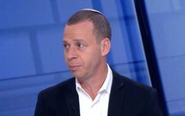 עמית סגל (צילום: ערוץ 12)