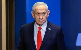 בנימין נתניהו (צילום: RONEN ZVULUN / POOL / AFP via Getty Images)