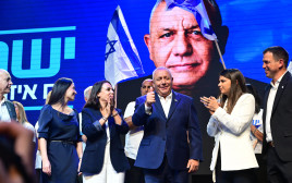 כנס ההשקה של מפלגת "ישר!" בראשות גדי איזנקוט (צילום: אבשלום ששוני)