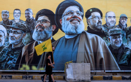 גרפיטי של חיזבאללה בביירות (צילום: REUTERS/Mohamed Azakir)