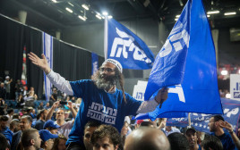 תומכי מפלגת הליכוד בשנת 2019 (צילום: יונתן זינדל פלאש 90)