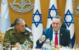ישראל כ"ץ, אייל זמיר (צילום: אריאל חרמוני, משרד הביטחון)