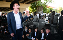 הפגנות חרדים בכביש 4 (צילום: אבשלום ששוני)