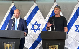 ירון זליכה ויועז הנדל (צילום: אבשלום ששוני)