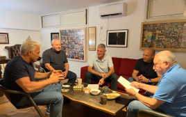 אביגדור ליברמן, נפתלי בנט, יאיר גולן, גדי איזנקוט ויאיר לפיד (צילום: ליהיא לפיד)