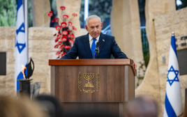 בנימין נתניהו נואם בטקס השבעה באוקטובר (צילום: אוליבר פיטוסי, פלאש 90)