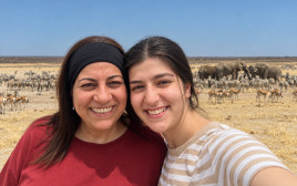 מלי וליאל יהלומי על רקע נמיביה שבאפריקה (צילום: רויטרס,רשתות חברתיות, שימוש לפי סעיף 27 א')