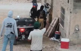 עימותים באיו"ש, אלימות מתנחלים ליד חירבת מעין (צילום: צילום מסך,שימוש לפי סעיף 27א')
