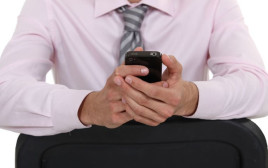 אייפון, סלולר, SMS (צילום: ingimage/ASAP)