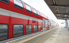 תחנת רכבת (צילום: אריאל בשור)
