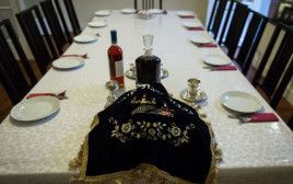שולחן שבת  (צילום: פלאש 90)