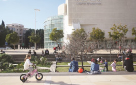 תיאטרון הבימה (צילום: אסתר רוביאן, פלאש 90)