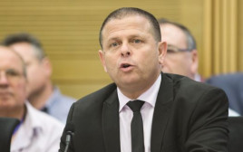 איתן כבל (צילום: יונתן זינדל, פלאש 90)
