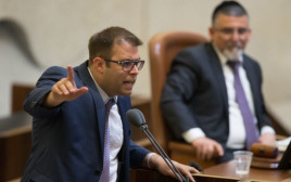 אורן חזן במליאה (צילום: יונתן זינדל, פלאש 90)