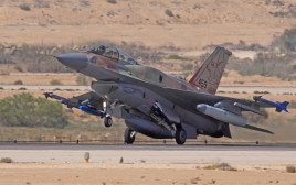 מטוס סופה F-16 (צילום: עופר זידון, פלאש 90)