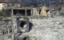 בית שרוף בחלמיש (צילום: דוברות כבאות והצלה מחוז יו"ש)