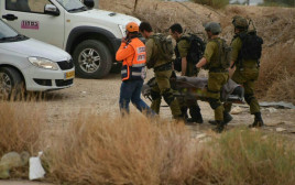 חילוץ גופת מטייל מנחל ערוגות (צילום: חדשות צ.ב.מ)