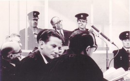 בך (שני מימין), בצוות התביעה במשפט אייכמן (צילום: באדיבות מכון משואה)