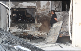 זירת השריפה בערד (צילום: ירון רבינוביץ, עיתון "הצבי" בערד)