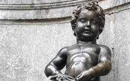 פסל הילד המשתין בבריסל (צילום: אינג אימג')