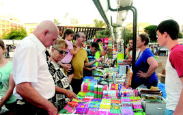 שבוע הספר בכיכר רבין (צילום: אבשלום ששוני)