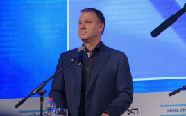 אראל מרגלית בכנס השלום