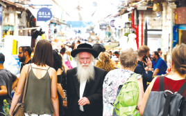 חרדים וחילונים (צילום: רויטרס)