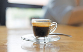 קפה שחור (צילום: אינג אימג')