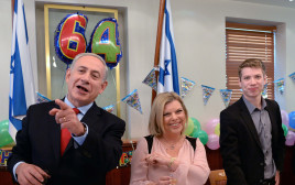 יאיר נתניהו, שרה ובנימין נתניהו (צילום: קובי גדעון, לע"מ)