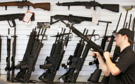חנות נשק בארה"ב (צילום: רויטרס)