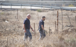 כוחות הביטחון מחפשים רקטות בגבול הצפון ברמת הגולן (צילום: באסל עווידאת, פלאש 90)