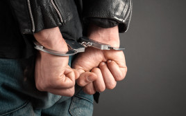 עצור, אזיקים, צילום אילוסטרציה