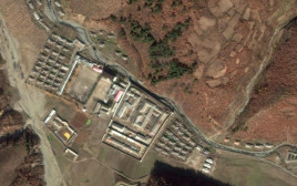 תמונות לוויין מחנה מספר 12 בהואריונג בקוריאה הצפונית (צילום: google earth)