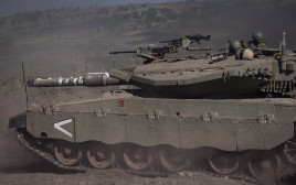 טנק של צה"ל ברמת הגולן (צילום: באסל עווידאת, פלאש 90)