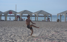 חוף ים בתל אביב