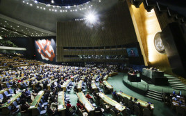 ניקי היילי נואמת בעצרת האו"ם (צילום: AFP)