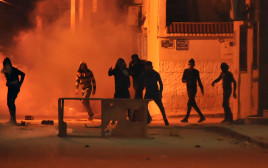 הפגנות בטוניסיה (צילום: AFP)