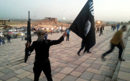 לוחם דאעש, אילוסטרציה (צילום: רויטרס)