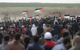 הפגנה בגבול רצועת עזה (צילום: AFP)