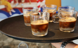 תערובות שנוצרו בהשראת מתכוני הקפה הקר הפופולריים של איטליה (צילום: רפי דלויה)