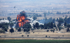 פיצוץ במעבר קוניטרה (צילום: רויטרס)