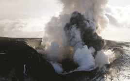 התפרצות הר געש באיסלנד ב-2010 (צילום: רויטרס)