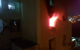 השריפה בבית"ר עילית (צילום: דובר כב"ה מחוז יו"ש)