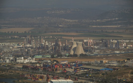 מפעלים במפרץ חיפה (צילום: יניב נדב, פלאש 90)