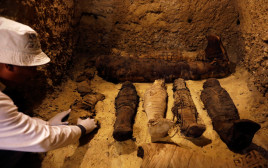 מומיות שהתגלו במצרים (צילום: רויטרס)