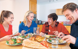 ארוחת צהריים (צילום: ingimage ASAP)