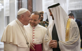 האפיפיור פרנציסקוס ושייח' מוחמד בין-זייד (צילום: רויטרס)