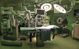 חדר ניתוח אסותא (צילום: יח"צ)